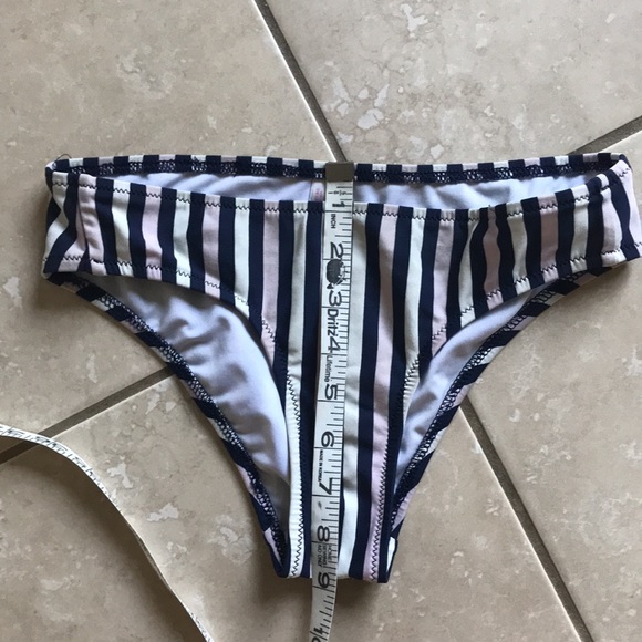 Nwt jack wills size 4, purchased new, bikini bottom - Picture 5 of 5